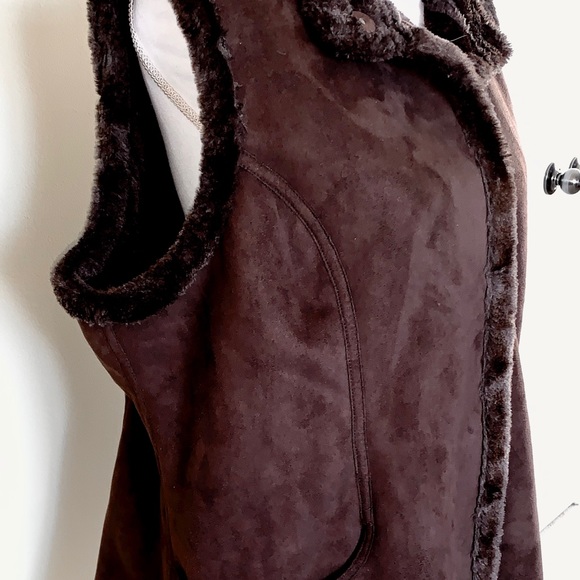 💕 Denim & Co. Faux Suede Snap Front Vest - Picture 4 of 5